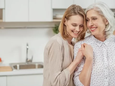 Buon compleanno mamma: 100 bellissimi messaggi d’amore