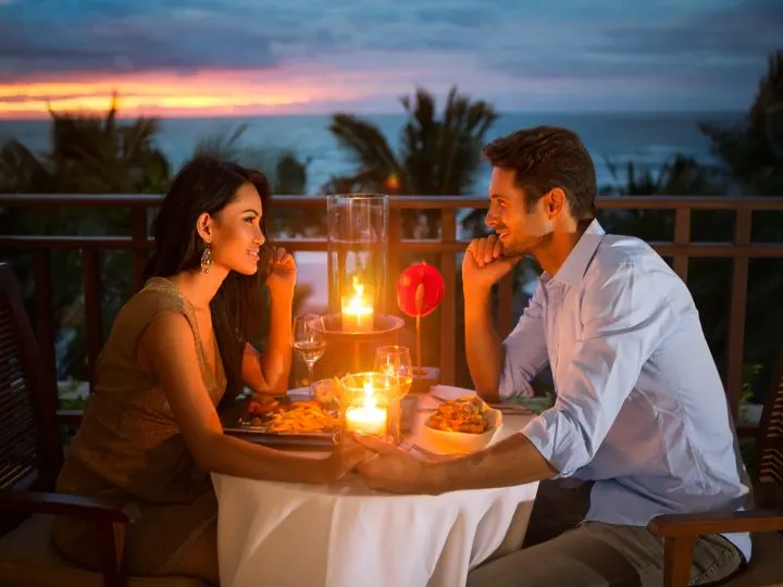 25 Grandi idee per una serata romantica: riaccendi la fiamma!