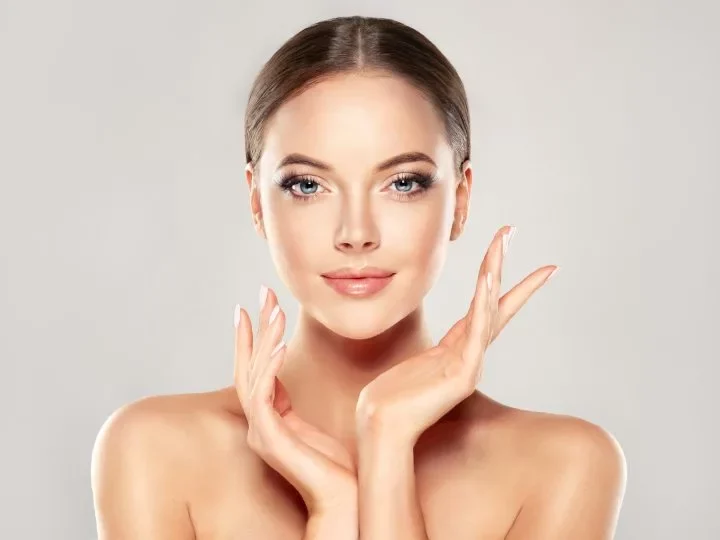 La routine di cura del viso: una pelle perfetta in 6 semplici passi