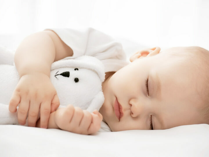 Allarme: il bambino dorme improvvisamente molto, cosa succede?