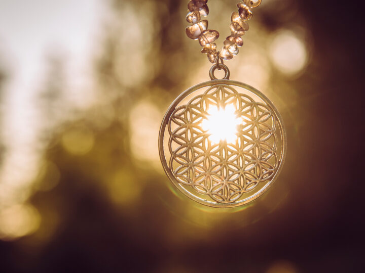 Orecchini Simbolo Om E Loto - Acciaio Inox, Design Yoga E Spiritualità