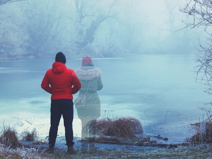 8 segni che indicano che una persona cara defunta ti &egrave; vicina.