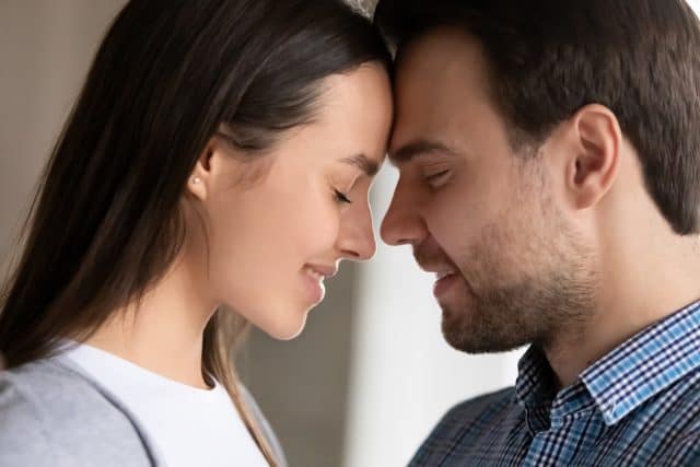 6 Wege, wie eine Beziehung stressige Zeiten &uuml;berstehen kann