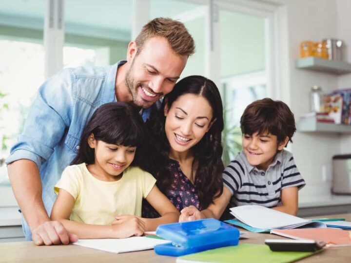 I genitori falciatori prendono il posto e non &egrave; molto bello da vedere!