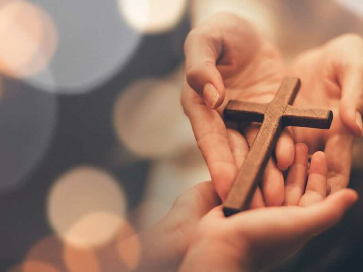 Perché Dio allontana alcune persone dalla tua vita: 15 motivi importanti da tenere a mente.