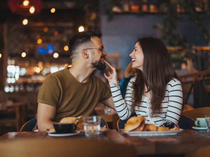 5 chiari segnali che dimostrano che sei estremamente importante per lui.