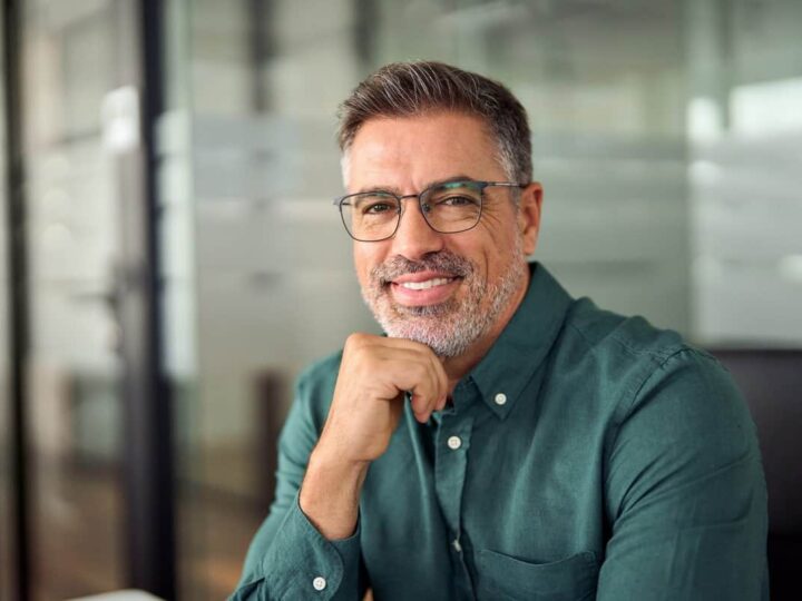 11 motivi per cui gli uomini pi&ugrave; anziani scelgono donne pi&ugrave; giovani in una relazione sentimentale.