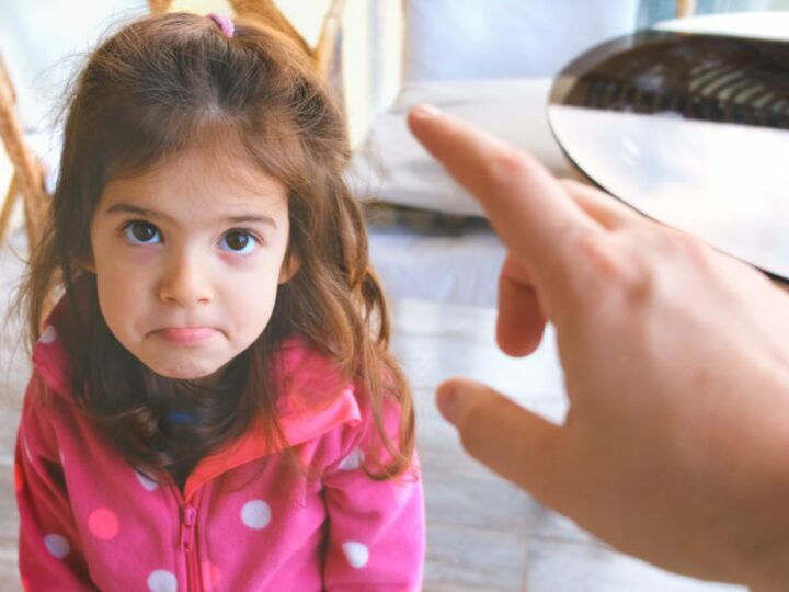 12 Comportamientos nocivos de los padres que, sin darse cuenta, perjudican el bienestar de sus hijos