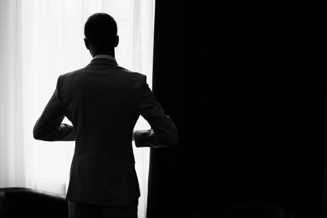 Wenn M&auml;nner keine k&ouml;rperliche N&auml;he wollen, sind sie vielleicht mit der Arbeit besch&auml;ftigt