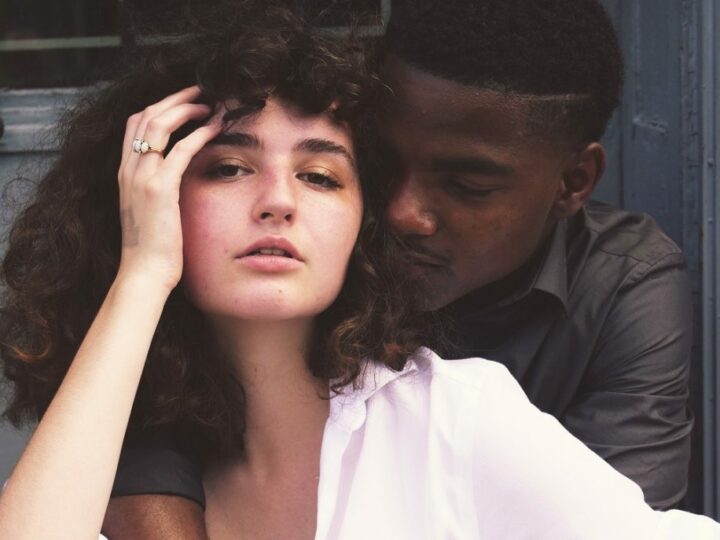9 segni che indicano che quest’uomo non smetterà mai di amarti